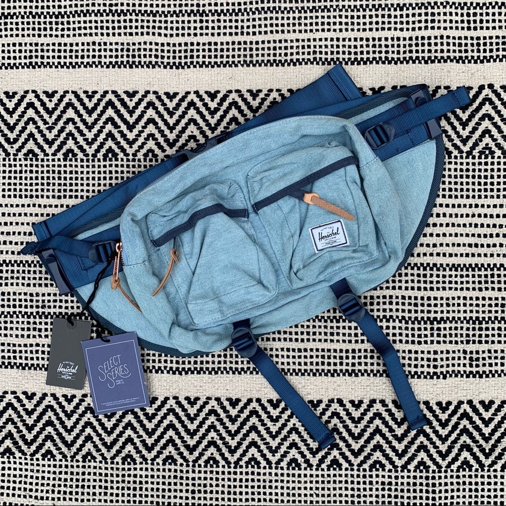 NWT Herschel Select Series Oversized Fanny Pack